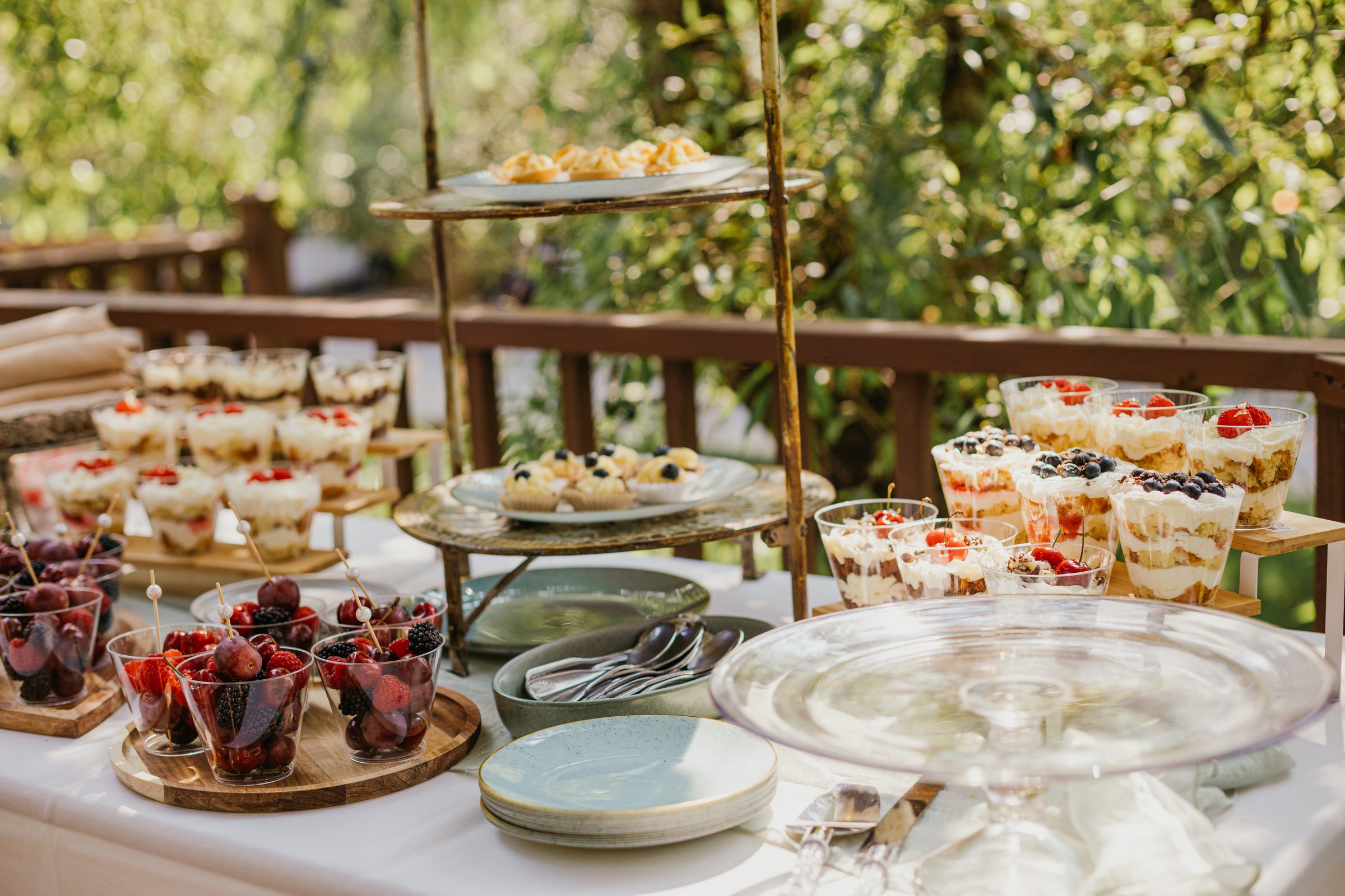 Outdoor wedding reception — sunlit detail